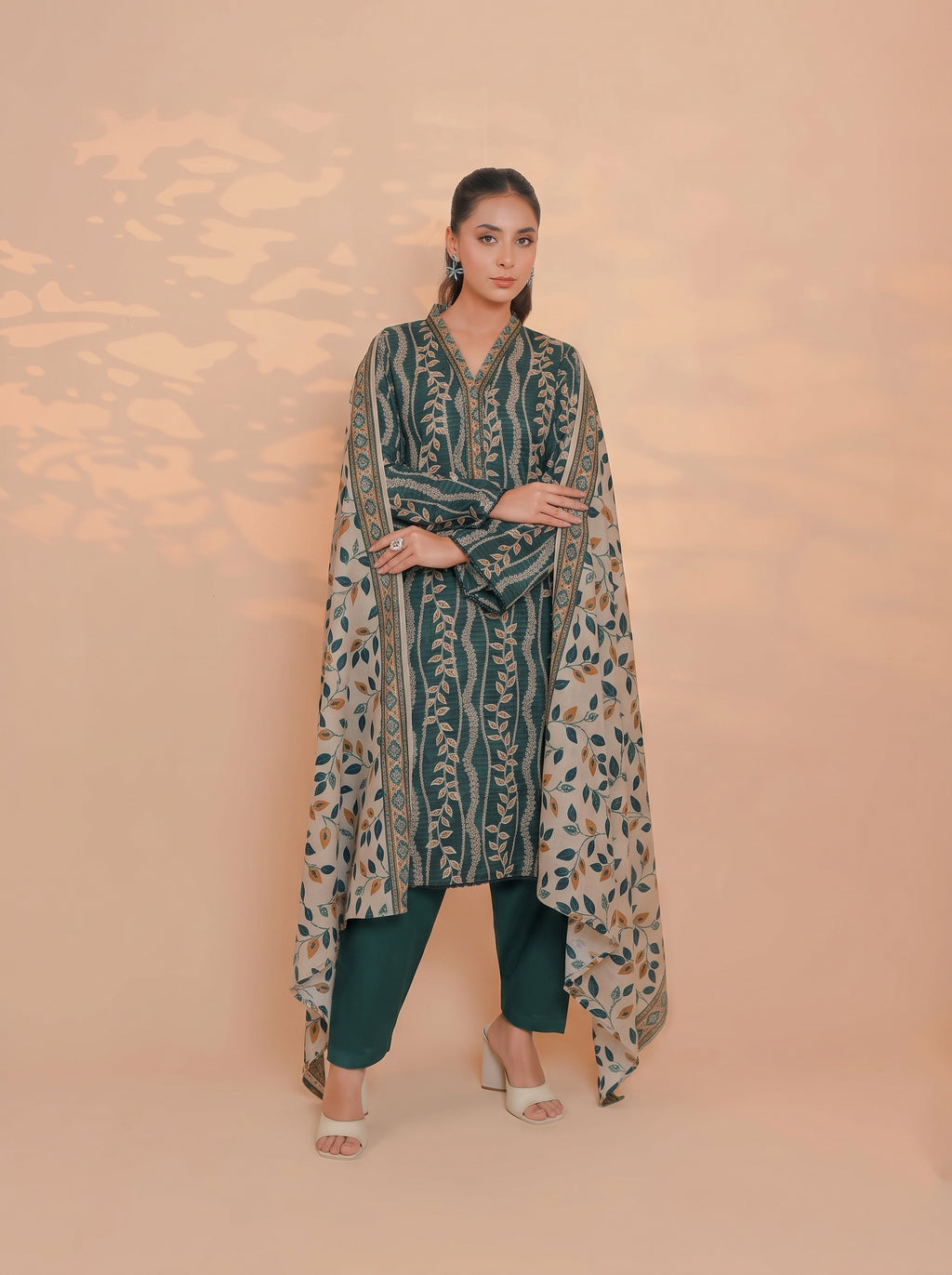 3 Piece Golden Zari Khaddar Suit (Unstitched)