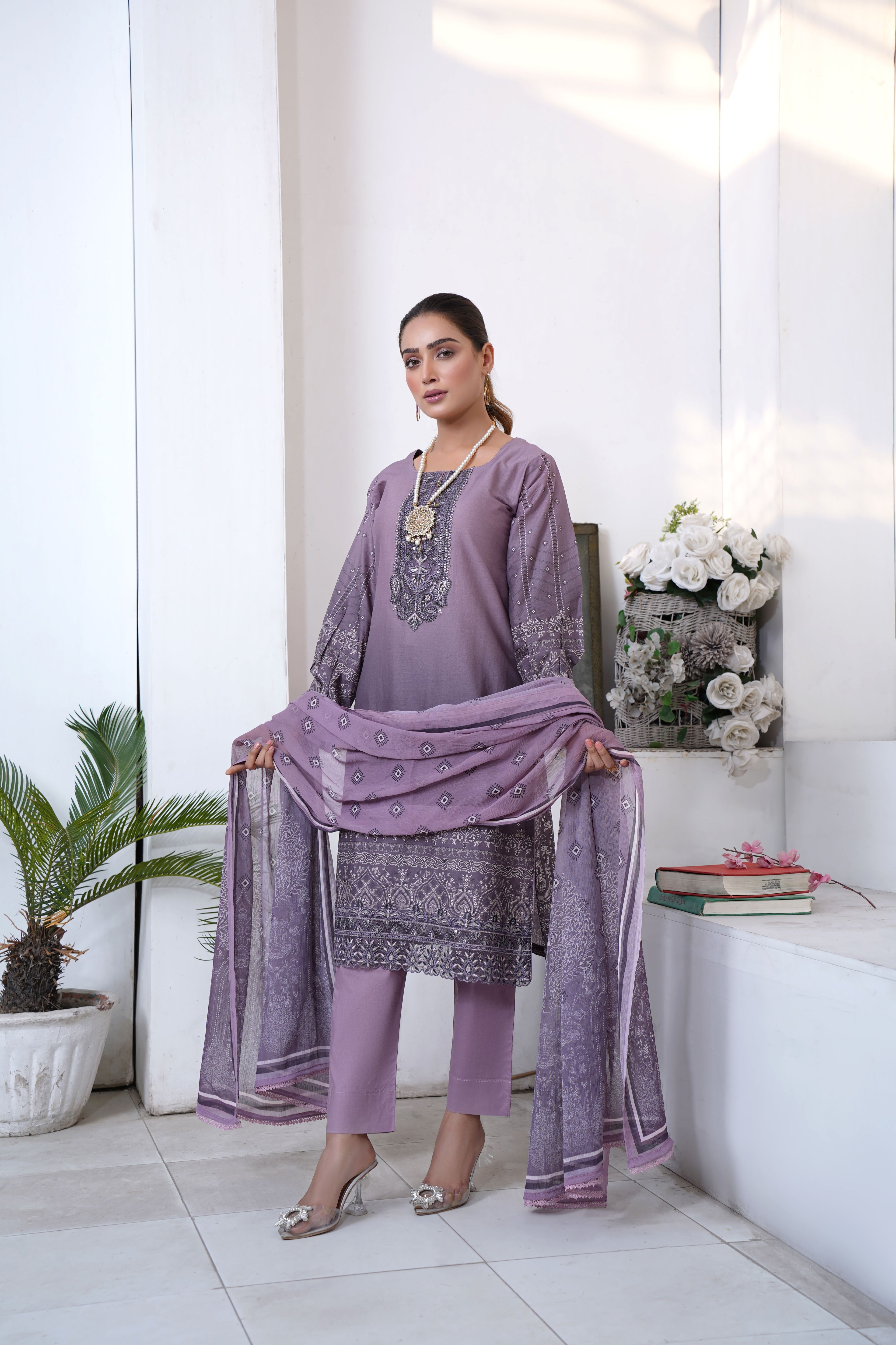 Chandni Cambric – 3pc Unstitched Suit